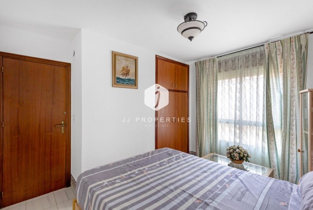 Resale - Bungalow -
Torrevieja - Centro