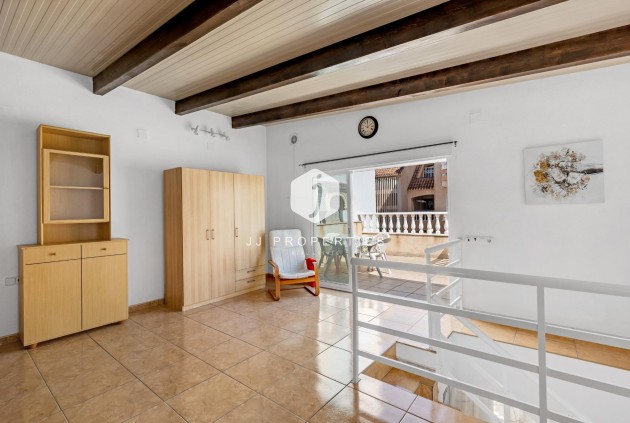 Resale - Bungalow -
Torrevieja - Centro