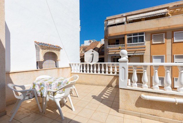 Resale - Bungalow -
Torrevieja - Centro
