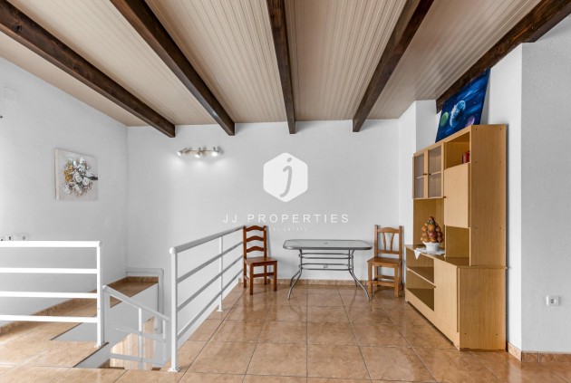 Resale - Bungalow -
Torrevieja - Centro