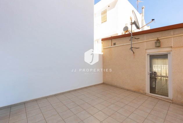 Resale - Bungalow -
Torrevieja - Centro