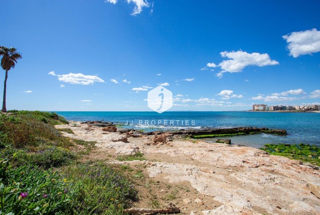 Resale - Bungalow -
Torrevieja - Centro