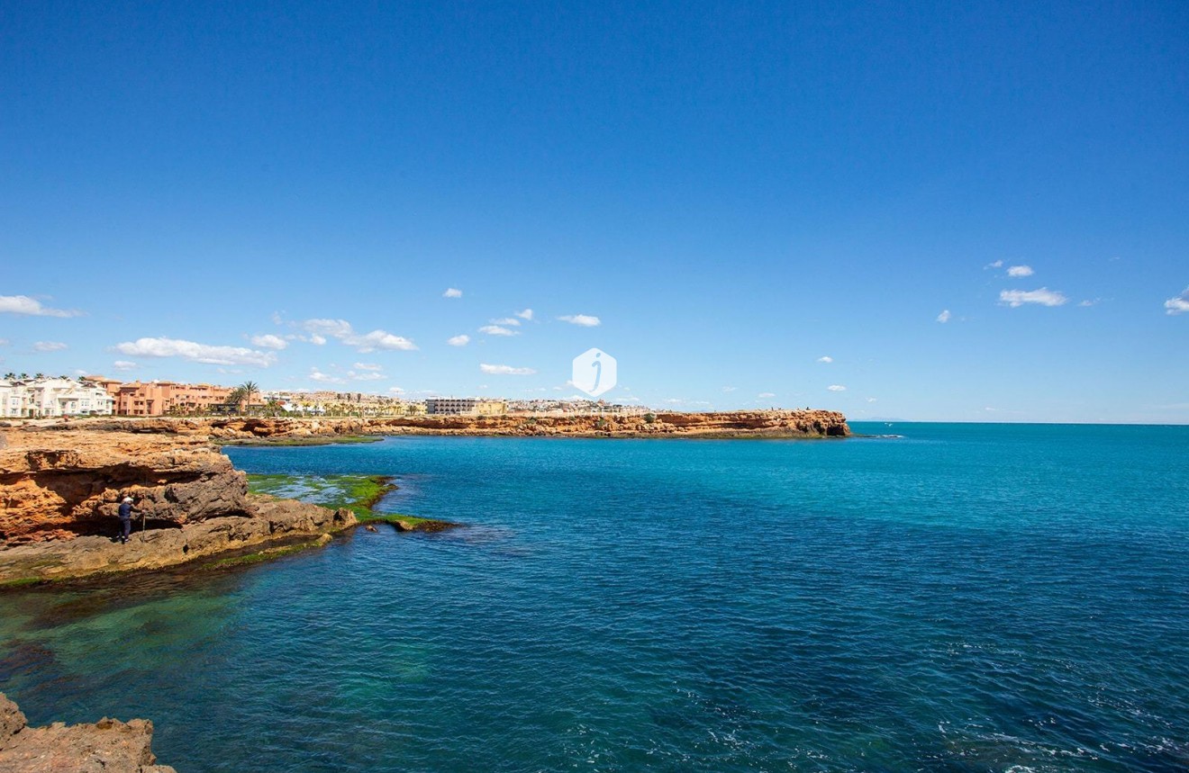 Resale - Bungalow -
Torrevieja - Centro
