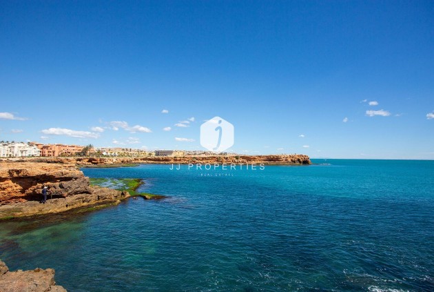 Resale - Bungalow -
Torrevieja - Centro