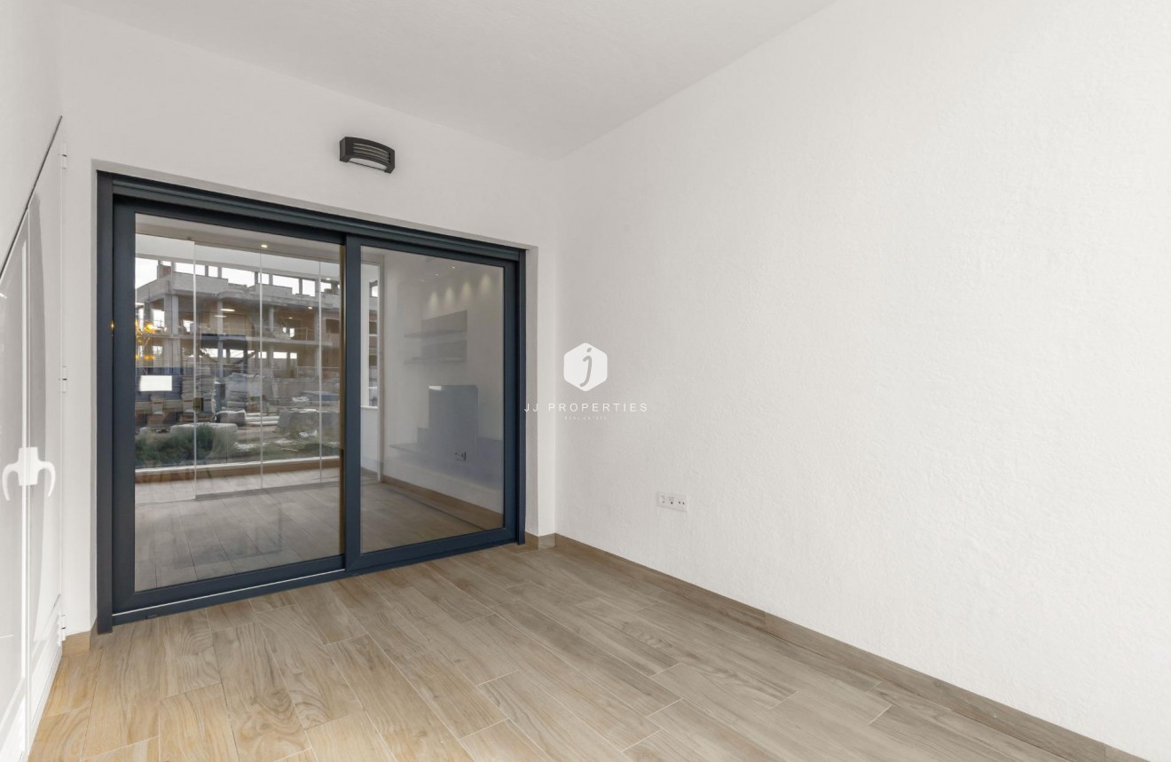 Z drugiej ręki - Daszek -
Torrevieja - Los Balcones - Los Altos del Edén
