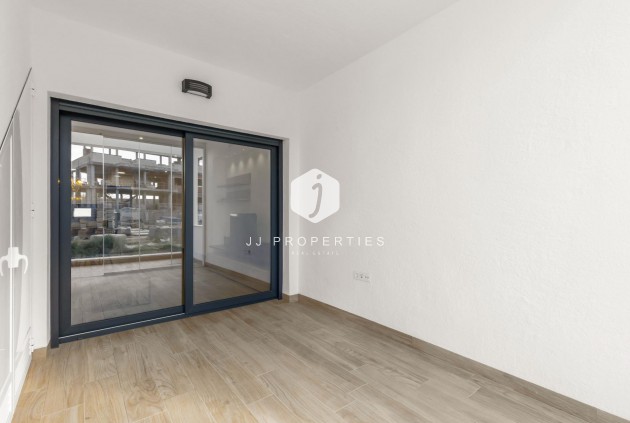 Z drugiej ręki - Daszek -
Torrevieja - Los Balcones - Los Altos del Edén
