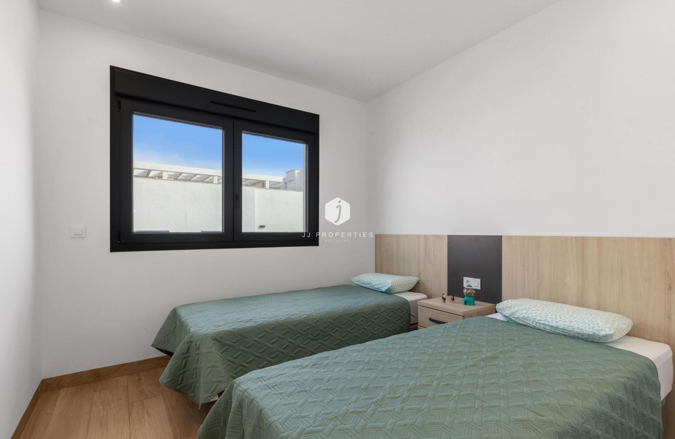 Z drugiej ręki - Daszek -
Torrevieja - Los Balcones - Los Altos del Edén