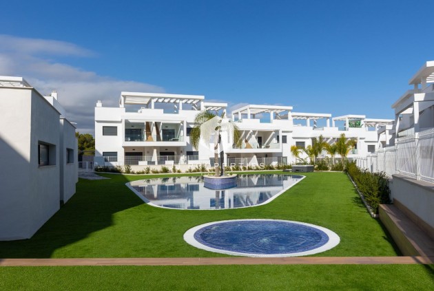 Z drugiej ręki - Daszek -
Torrevieja - Los Balcones - Los Altos del Edén