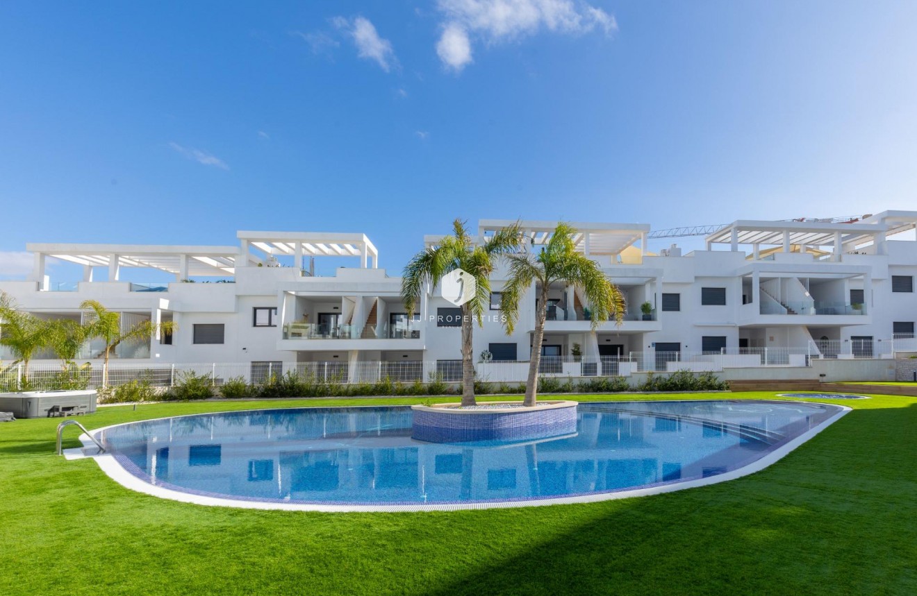 Z drugiej ręki - Daszek -
Torrevieja - Los Balcones - Los Altos del Edén