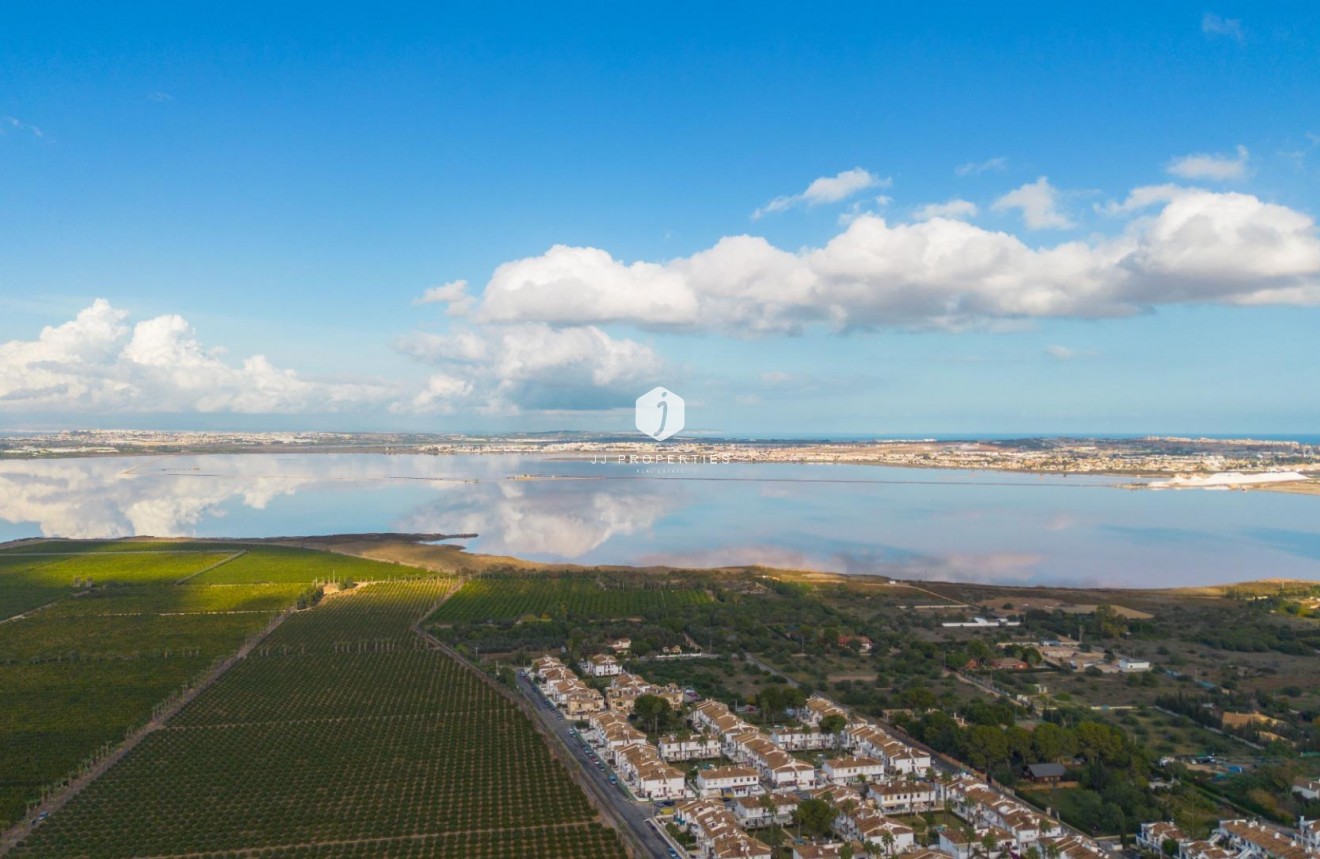 Z drugiej ręki - Daszek -
Torrevieja - Los Balcones - Los Altos del Edén