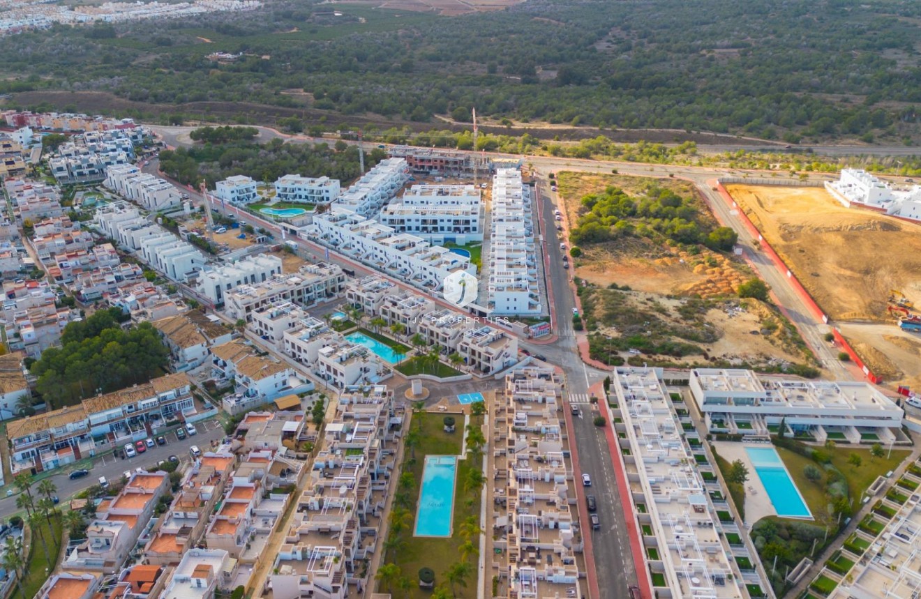 Z drugiej ręki - Daszek -
Torrevieja - Los Balcones - Los Altos del Edén