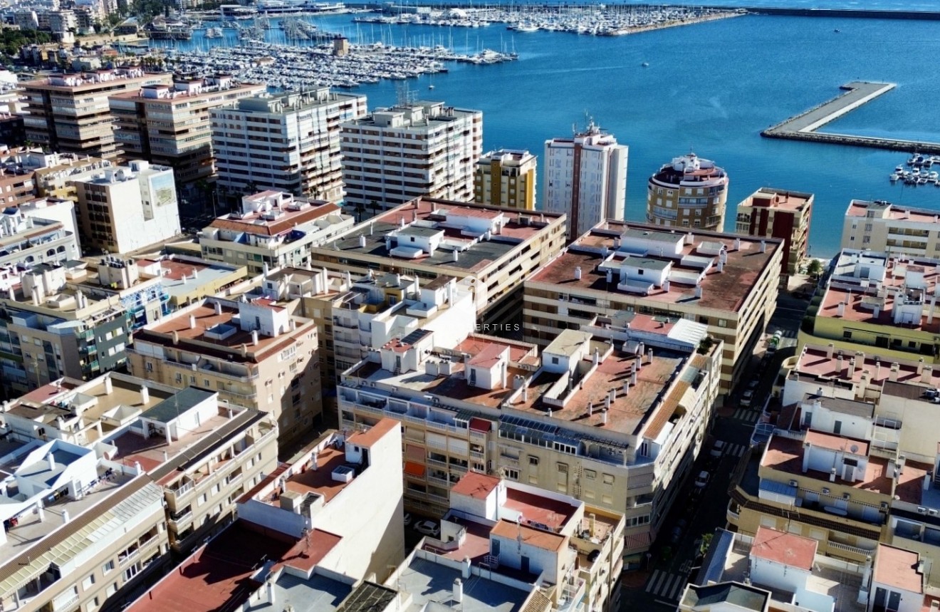 D'occasion - Appartement -
Torrevieja - Costa Blanca