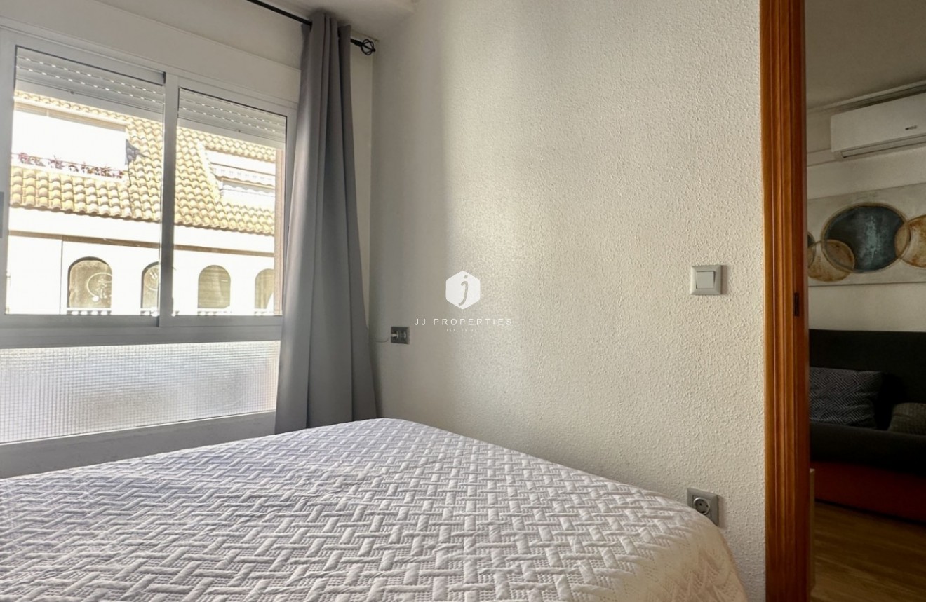 D'occasion - Appartement -
Torrevieja - Costa Blanca