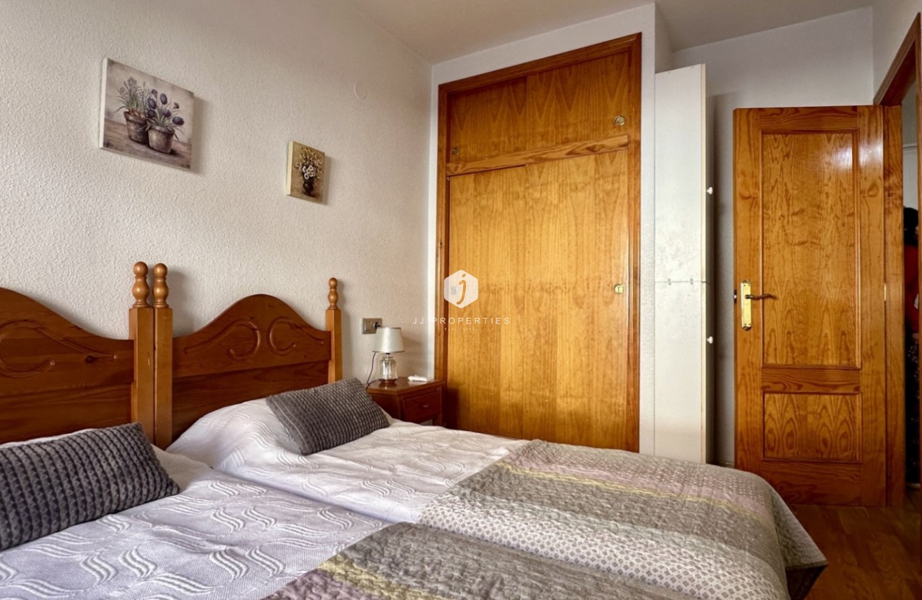 D'occasion - Appartement -
Torrevieja - Costa Blanca