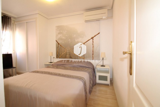 Tweedehands - Appartement / flat -
Torrevieja - Centro
