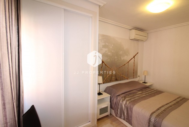 Tweedehands - Appartement / flat -
Torrevieja - Centro