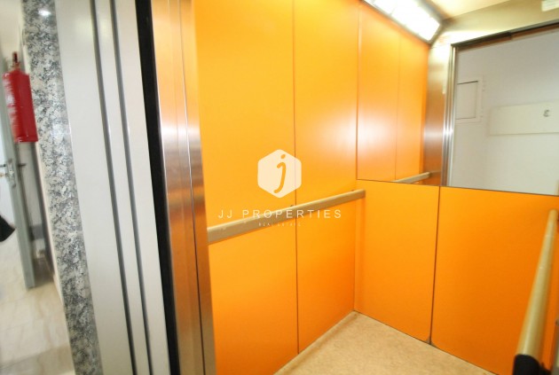 Tweedehands - Appartement / flat -
Torrevieja - Centro