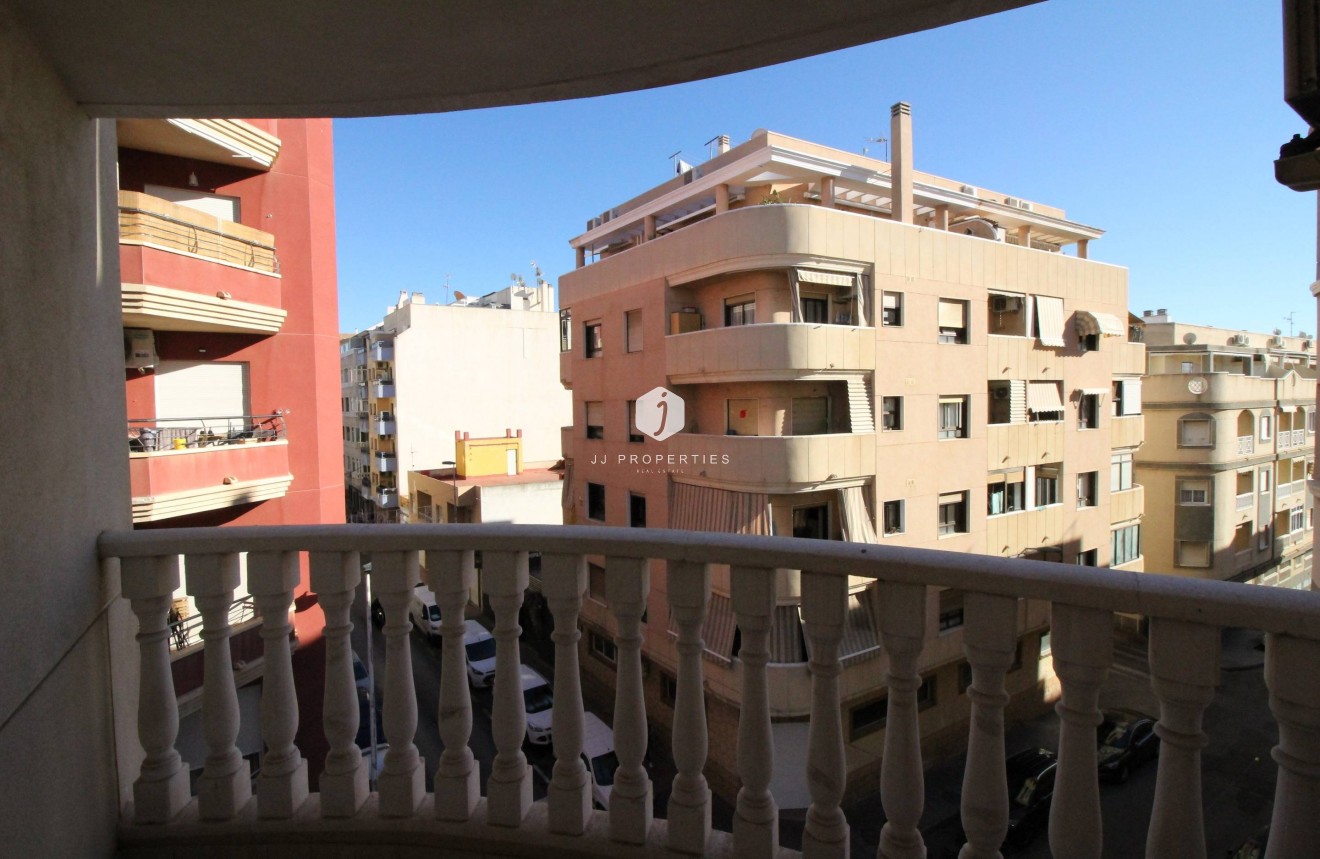 Tweedehands - Appartement / flat -
Torrevieja - Centro