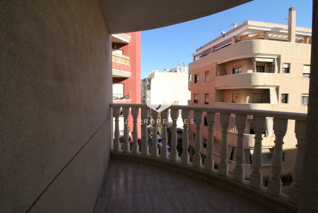 Tweedehands - Appartement / flat -
Torrevieja - Centro