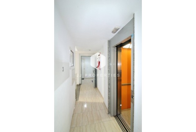 Tweedehands - Appartement / flat -
Torrevieja - Centro