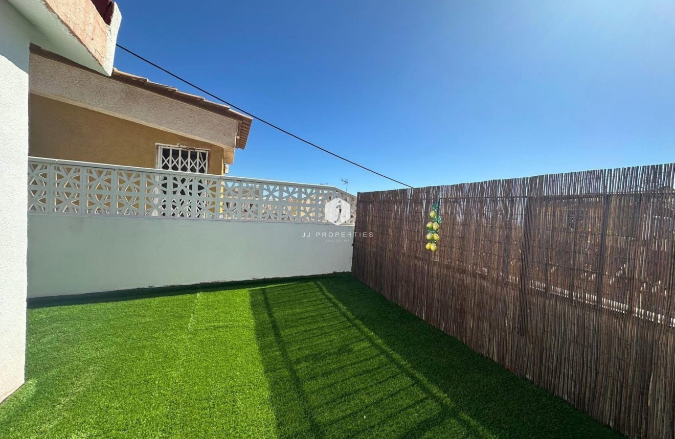 D'occasion - Chalet -
Torrevieja - Cabo cervera