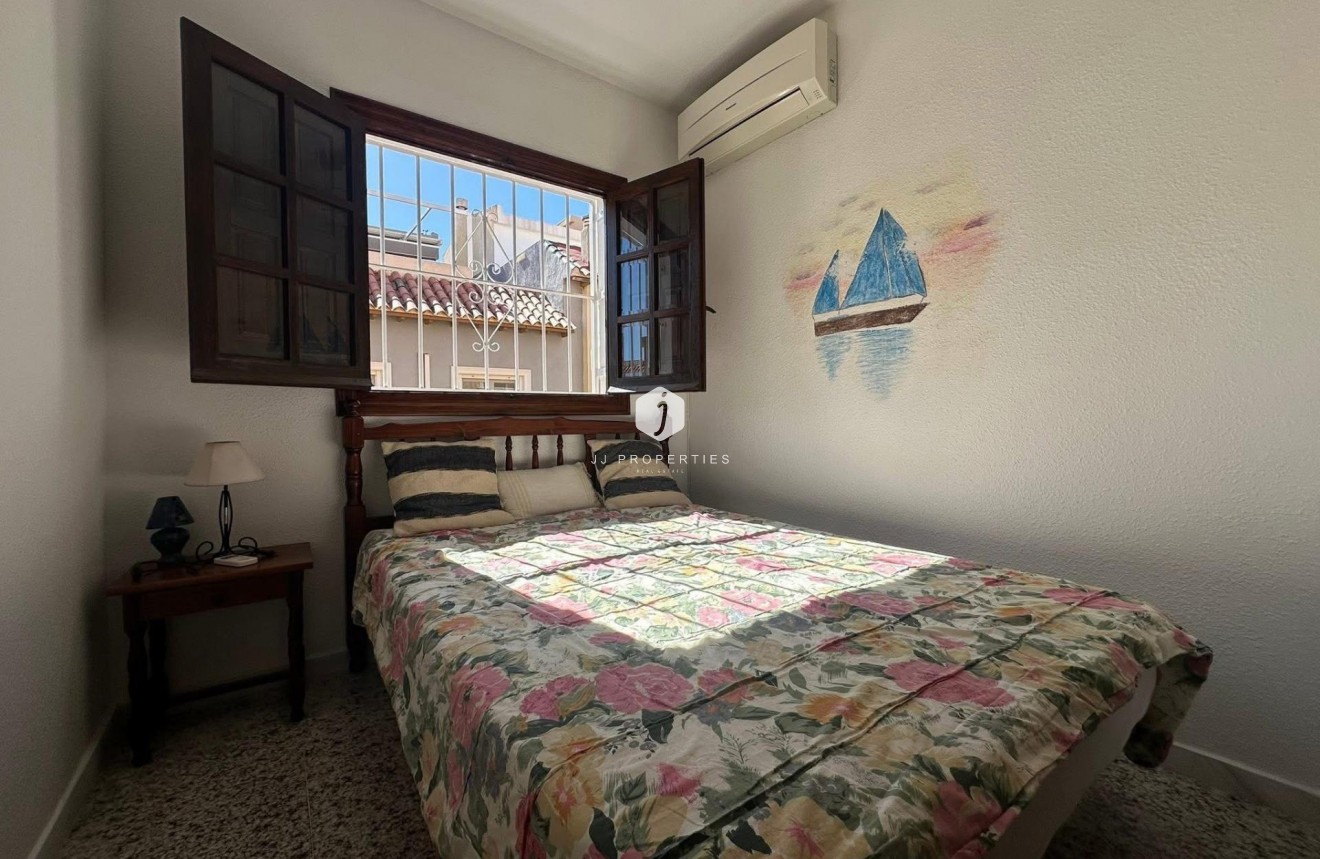 D'occasion - Chalet -
Torrevieja - Cabo cervera