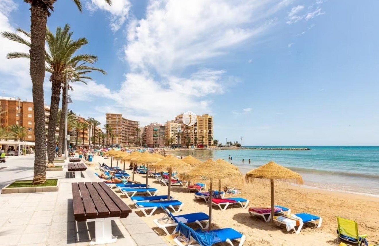 D'occasion - Chalet -
Torrevieja - Cabo cervera