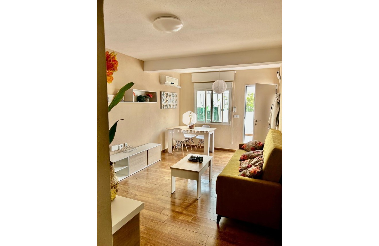 Aus zweiter Hand - Wohnung -
Torrevieja - Sector 25