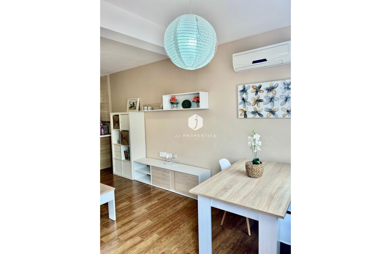 Aus zweiter Hand - Wohnung -
Torrevieja - Sector 25