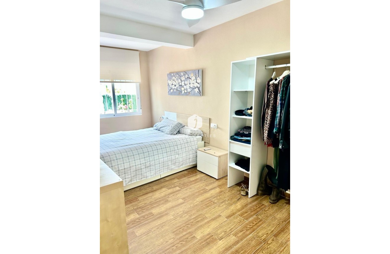 Aus zweiter Hand - Wohnung -
Torrevieja - Sector 25