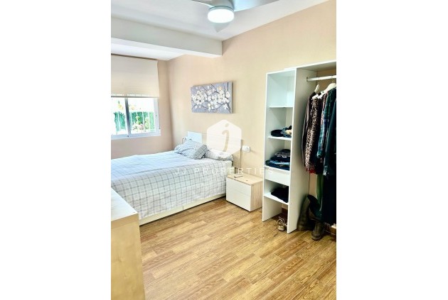 Aus zweiter Hand - Wohnung -
Torrevieja - Sector 25
