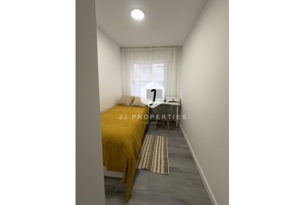 Tweedehands - Appartement / flat -
Torrevieja - Centro