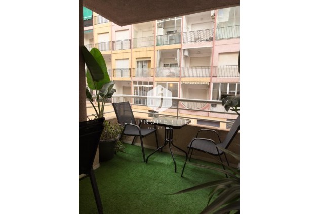 Tweedehands - Appartement / flat -
Torrevieja - Centro
