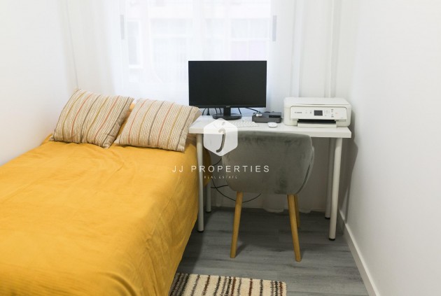 Tweedehands - Appartement / flat -
Torrevieja - Centro
