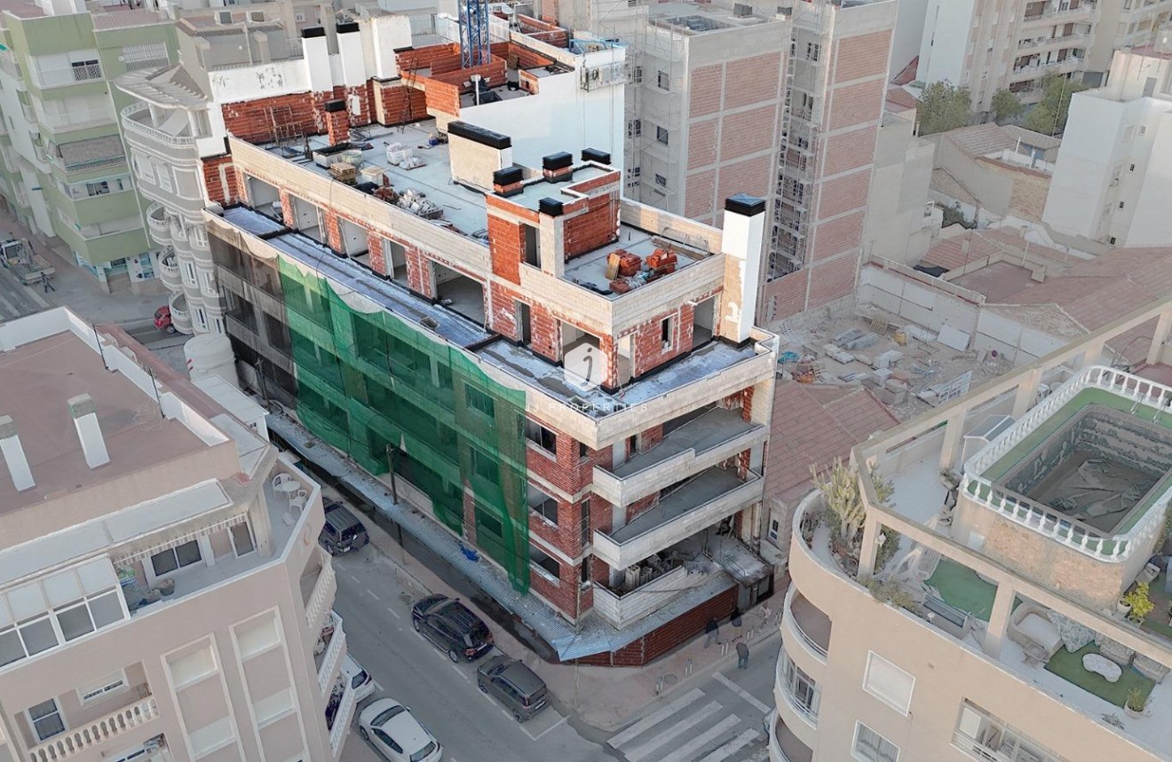 Z drugiej ręki - Mieszkanie w bloku -
Torrevieja - Paseo maritimo