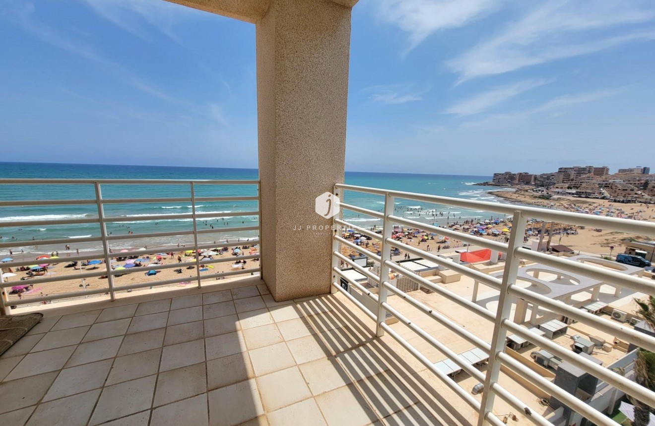 Tweedehands - Penthouse -
Torrevieja - Playa De La Mata