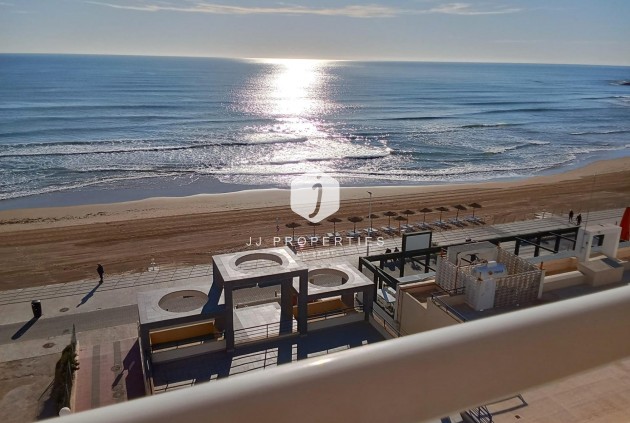 Tweedehands - Penthouse -
Torrevieja - Playa De La Mata