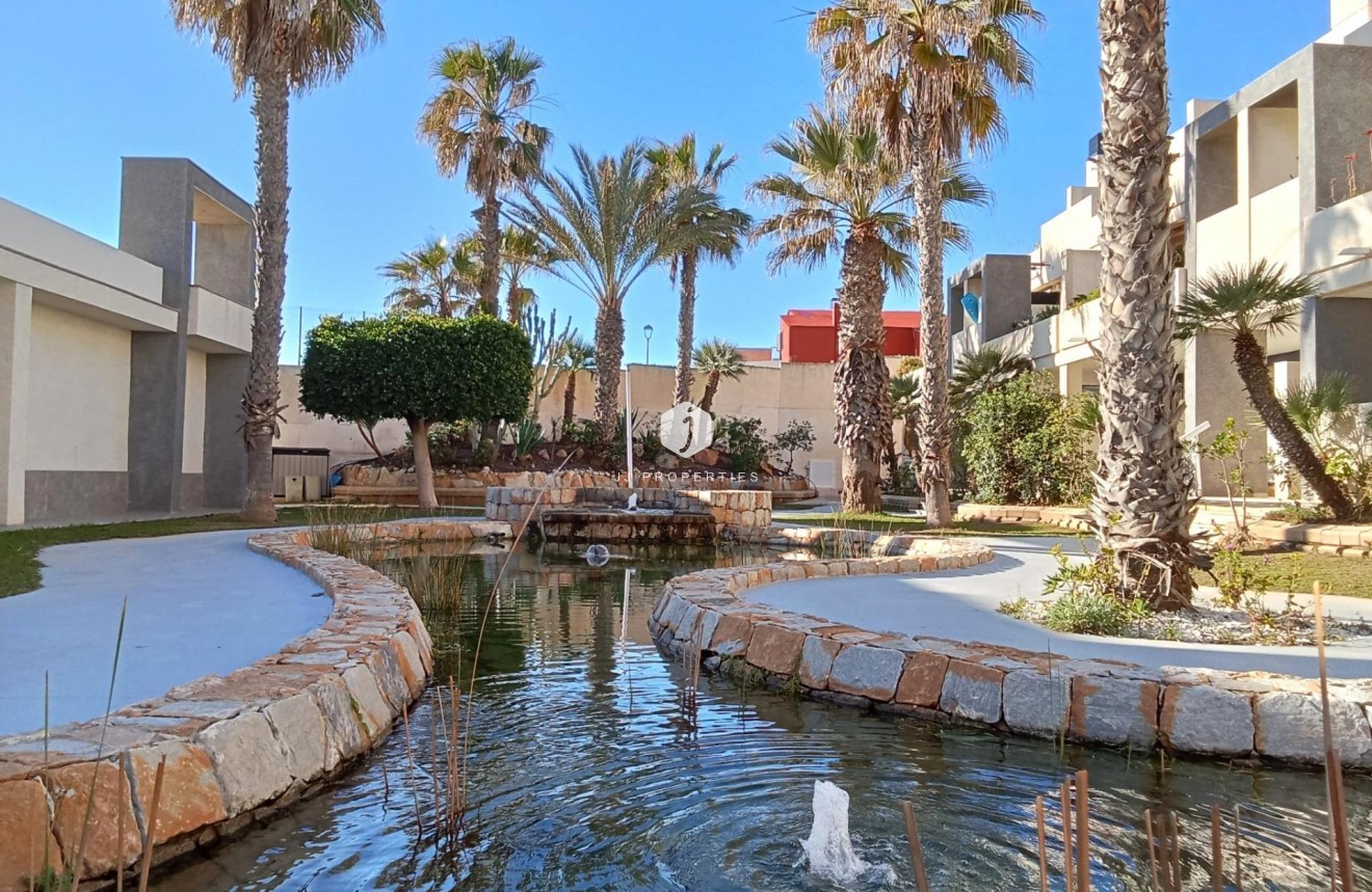 Tweedehands - Penthouse -
Torrevieja - Playa De La Mata