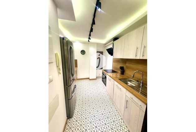 Segunda mano - Apartamento / piso -
Torrevieja - Centro - Muelle Pesquero