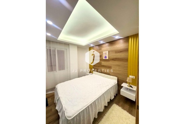 Segunda mano - Apartamento / piso -
Torrevieja - Centro - Muelle Pesquero