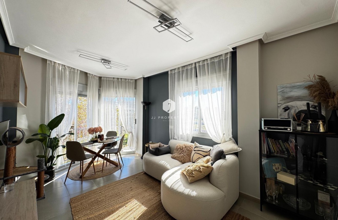 Resale - Apartment / flat -
Torrevieja - Playa del Cura