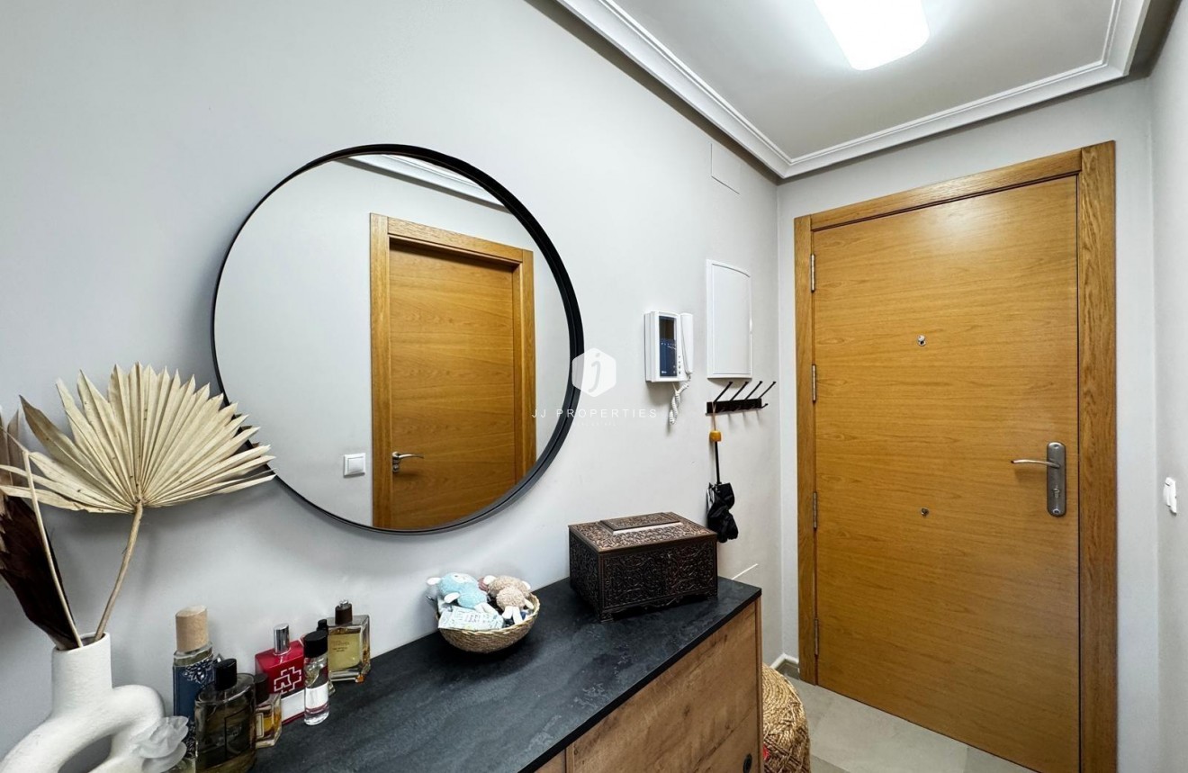 Resale - Apartment / flat -
Torrevieja - Playa del Cura