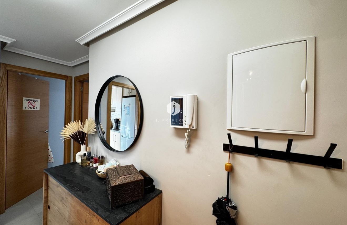 Resale - Apartment / flat -
Torrevieja - Playa del Cura