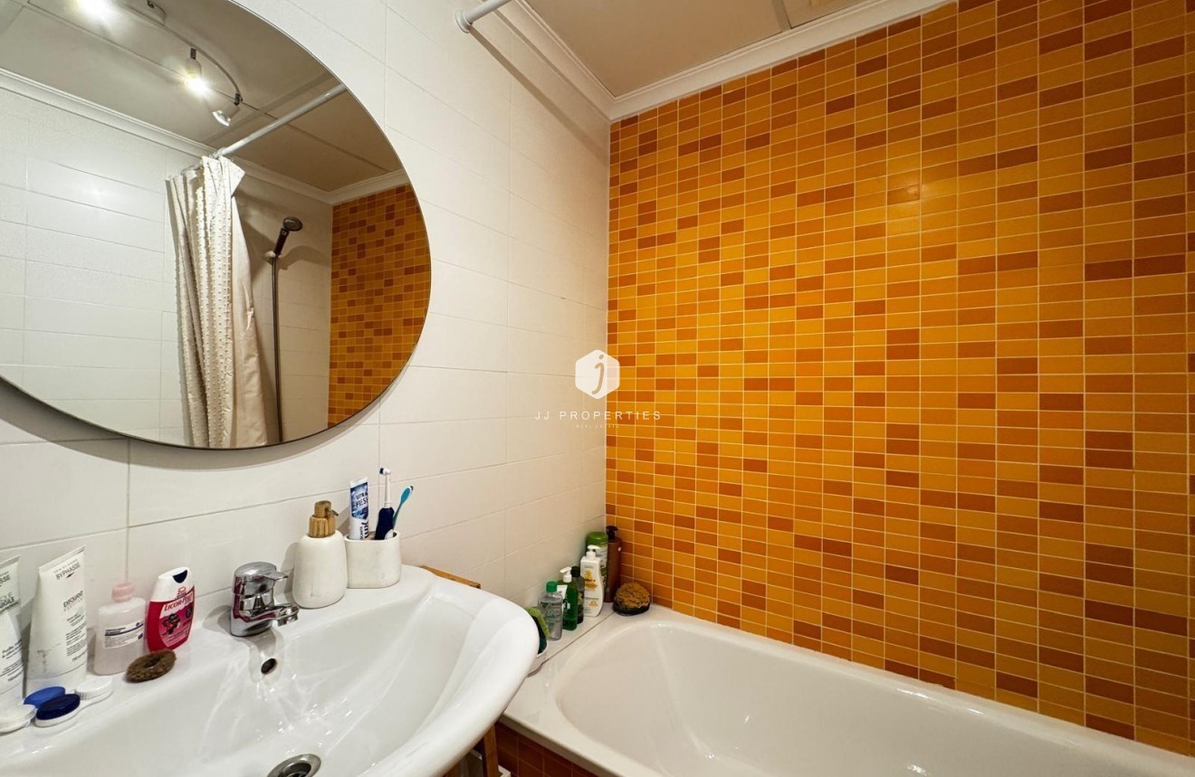 Resale - Apartment / flat -
Torrevieja - Playa del Cura