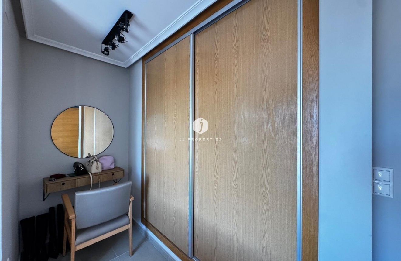 Resale - Apartment / flat -
Torrevieja - Playa del Cura