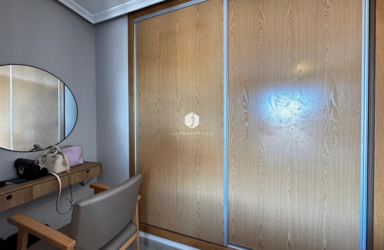 Resale - Apartment / flat -
Torrevieja - Playa del Cura