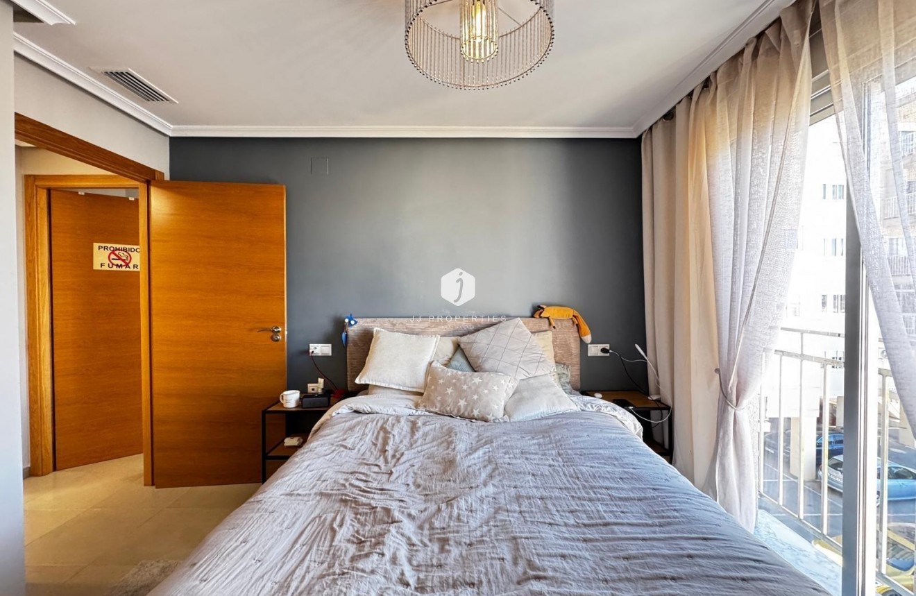 Resale - Apartment / flat -
Torrevieja - Playa del Cura