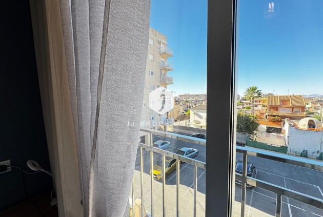 Resale - Apartment / flat -
Torrevieja - Playa del Cura