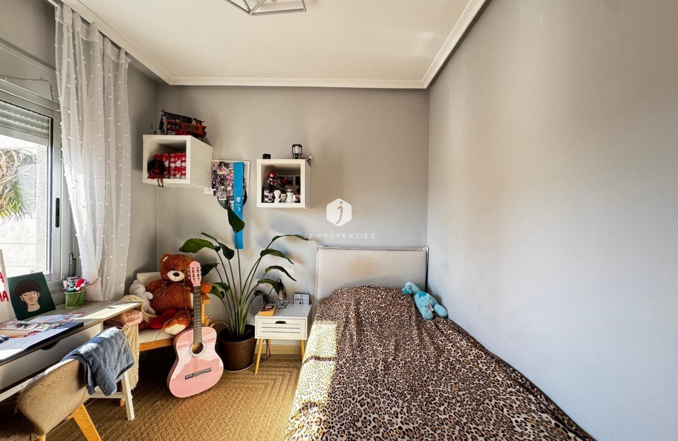 Resale - Apartment / flat -
Torrevieja - Playa del Cura