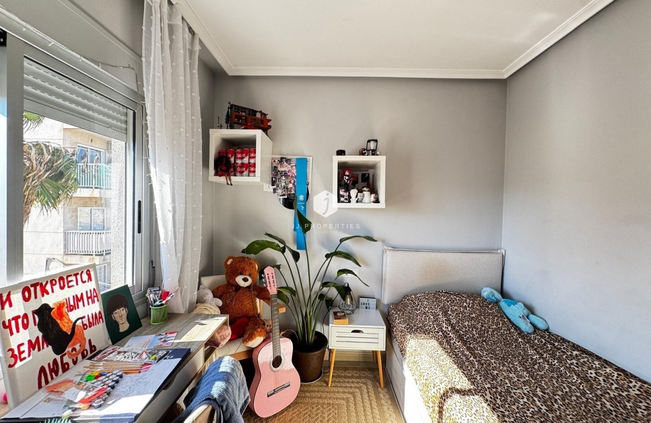 Resale - Apartment / flat -
Torrevieja - Playa del Cura